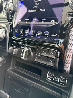 DODGE RAM LIMITED — 5.7 V8 HEMI Etorque — 2021– TOP STAV— - 17