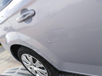 FORD MONDEO 1,6i KOMBI BENZIN 88 KW RV 2011 ZA 64000 KČ - 17