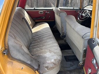 Mercedes-Benz W111 220b - 17