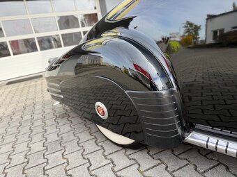 1941 Cadillac Series-62 Coupe - 17