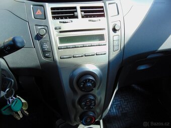 TOYOTA YARIS 1.0,BENZIN,PŮVOD ČR,KLIMA - 17