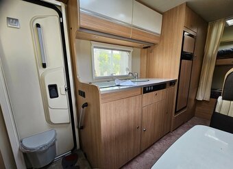 obytné auto Sunlight A68 Capron 2.3JTD 2015 6osob jízda i sp - 17