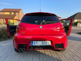 Alfa Romeo 147 GTA 3.2 V6 24V Busso, Manuál - 17