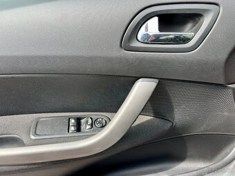 Peugeot 308 1.4i 70 kW Klima,Servis,Stav - 17