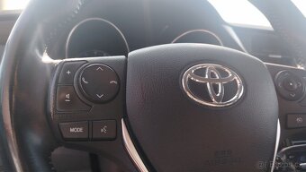 Toyota Auris 1.6 vvti. Rok 2015 - 17
