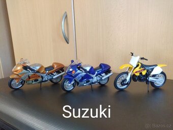 Modely motorek 1:18 Maisto - 17
