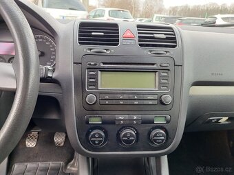 Volkswagen Golf 1.6 FSI, 6 rychl., ALU 16 - 17