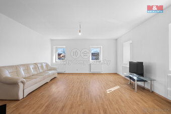 Rodinný dům 6+1 370m2, Klobuky, Kladno - 17