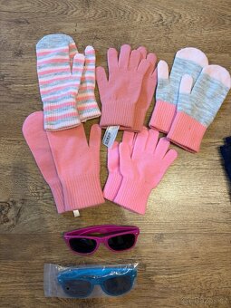 Balík oblečení pro holčičku 134-140, kusů 19ks, bunda next - 17