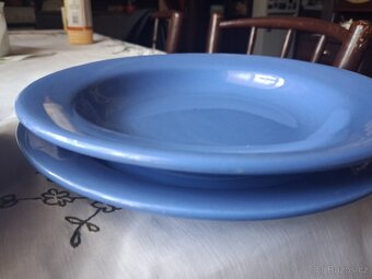 Sada jídelních talířů - 17