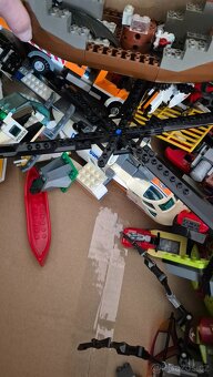 5,5 kg LEGO, celé sety - 17