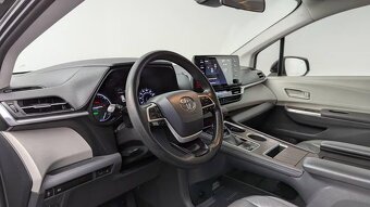 2021 TOYOTA SIENNA LE HYBRID - 8 miest - 17