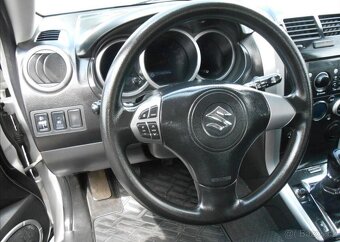 Suzuki Grand Vitara 2,0 i 103 kW 4 x 4 SERVISKA benzín - 17