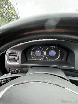 Prodám V60 D3, r.v. 2011, sada litých kol navíc - 17