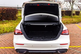 Mercedes-Benz E220d 4Matic / AMG Line / Burmester - 17