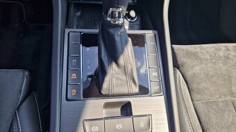 Superb Combi 2.0TSI, DSG, NAV, tažné, nez. topení - 17