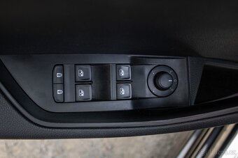 Škoda Superb Combi 2.0 TDI SCR Ambition DSG - 17