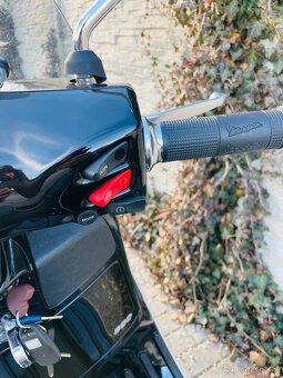 Vespa 300 GTS Super HPE 18kW - 17