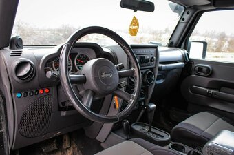 Jeep Wrangler 2.8 CRD Sport A/T - 17