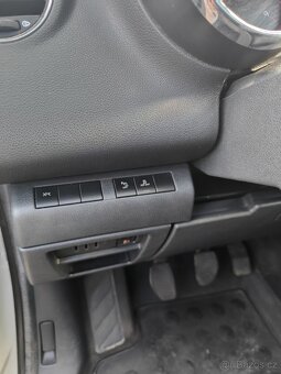 Peugeot 5008 1.6 HDi, 80 kW, r. 2011, 7 míst - 17
