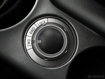 Mitsubishi Outlander 2.2Di-D 130kW 4x4, nez. topeni, 7míst - 17