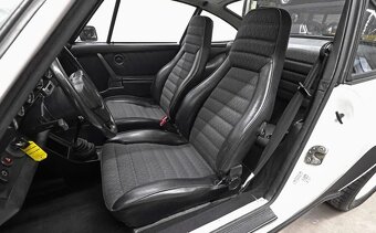 Porsche 911 3.0 SC z roku 1981 - 17