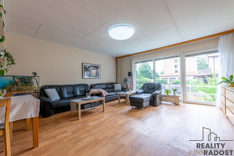 Rodinný dům 7+2, pozemek 573m2 - 17