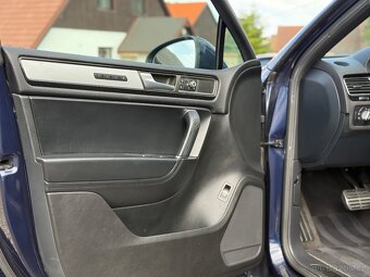 VW Touareg 3.0tdi 180kw 2013 (360/ZF8/NAVI/PRUŽINY/TAŽNE) - 17