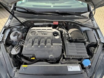 Volkswagen Golf LOUNGE 2,0 TDI 110 KW SERVIS - 17
