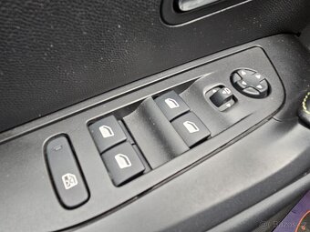 Peugeot 2008 1.2PT 130 GT EAT8 - 17