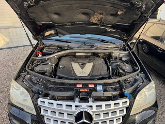 Mercedes-Benz ML 300 CDI 7G 136t km 4-Matic r.2010 - 17