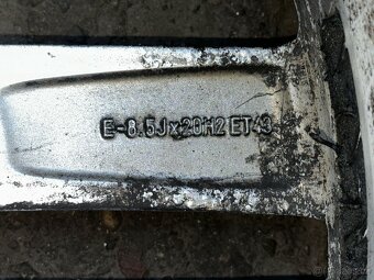 Original ALU kola Audi 20" 8,5J ET43 + pneu 275/40/R20 - 17