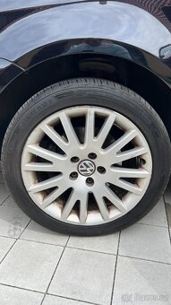 Touran 2.0 TDI 103kW motor BMM, výbava HIGHLINE - 17