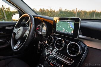 Mercedes Benz GLC 250 AMG Line nové v CZ (DPH) - 17