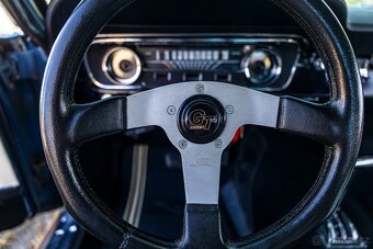 Ford Mustang Fastback - 17