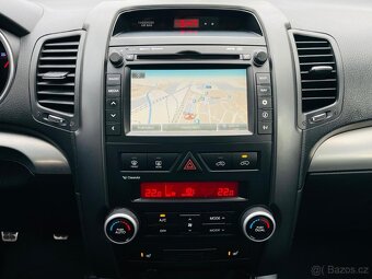 Kia Sorento 2.2D 4x4 MANUÁL VÝHŘEV 1.MAJITEL PANORAMA - 17