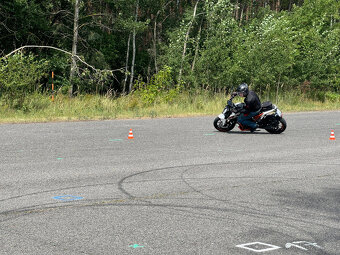 KTM Duke 125, 33tkm, rok 2017 - 17