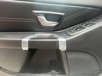 VOLVO XC90 2.4D5 R-DESIGN 147KW 4x4 7MÍST-Bi XENON-KŮŽE-PDC - 17