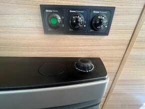 Obytný přívěs Dethleffs 730 FKR - 17
