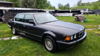 BMW E32 750i 12V - 17