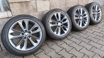 Alu kola 5x100 r16 škoda scala fabia III zimní pneu - 17