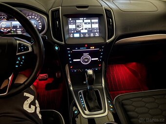 Prodám Ford Edge, 2.0-TDCI 154kW Vignale aut. AWD - 17