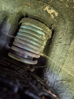 Favorit  r.v.1990 karbec pekny stav HP sporting - 17