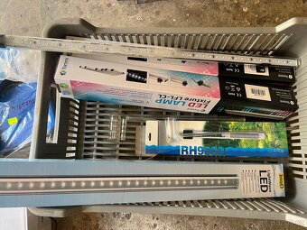 Velky akvariji set police prodana  Vse ostatni zatim je - 17