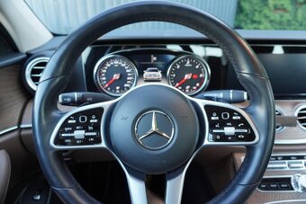 Mercedes-Benz Třídy E 200 D - 17