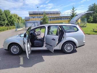 Prodám Ford Focus 1.6TDCI 66Kw r.v.2005 tažné zařízení - 17