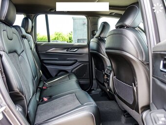 Jeep Grand Cherokee Altitude rok 2024 - 17