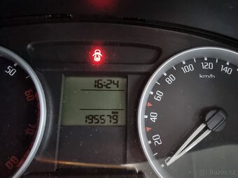 Fabia 2 - 1.4 i 63kw pěkný stav - 17