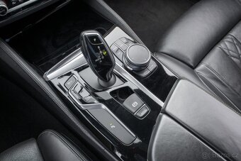 BMW Rad 5 M550i xDrive A/T - 17