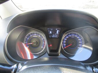 HYUNDAI iX 20 - 1.6 i - 1.majitel, jen 48000 km - 17